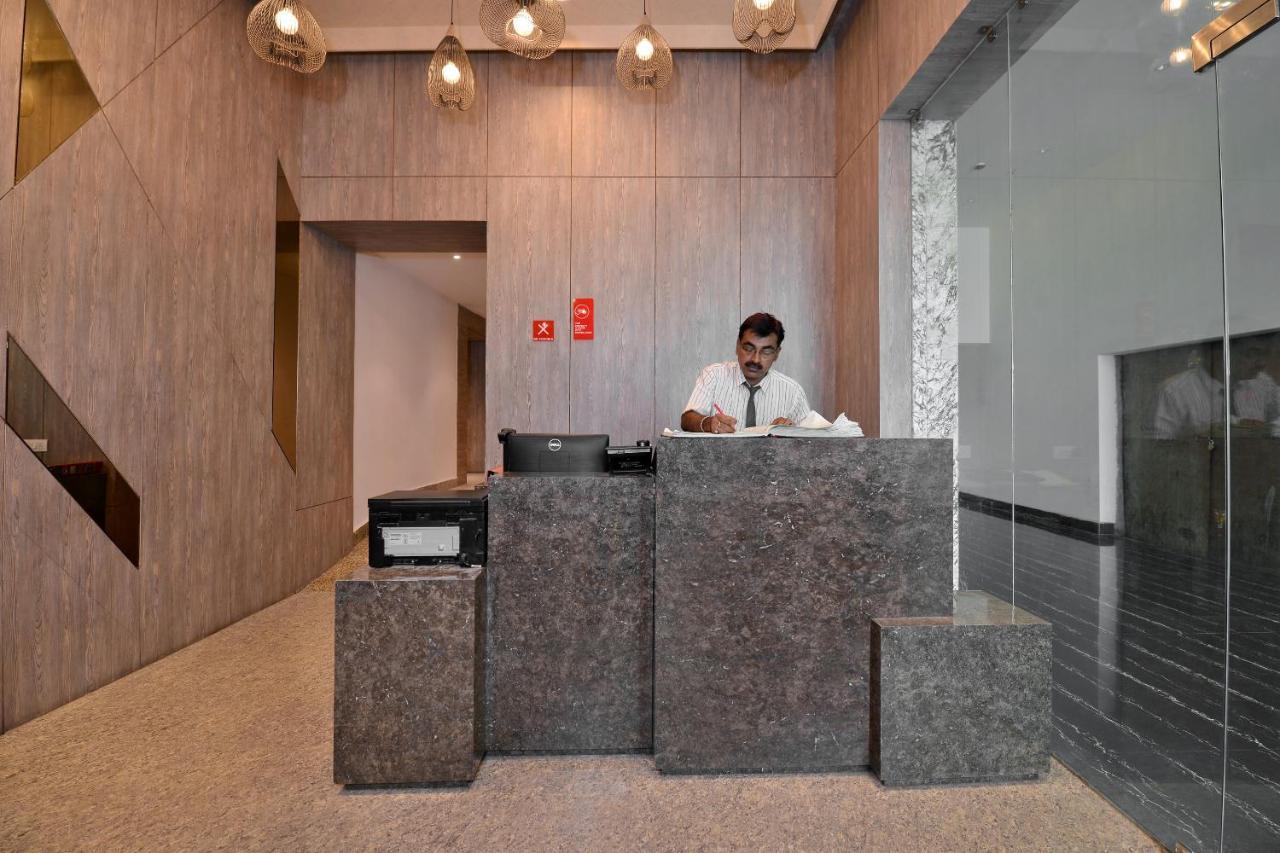 Vaccinated Staff - Capital O 7899 Casa Hotel Calcutá Exterior foto